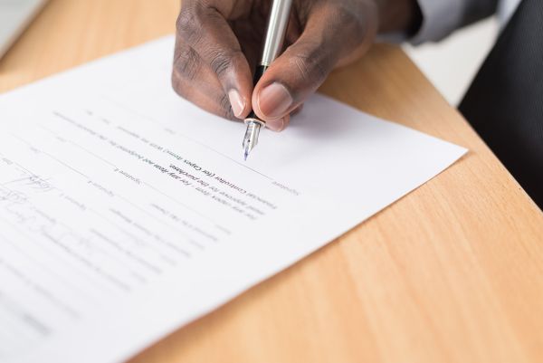 Comment bien renouveler votre contrat commercial